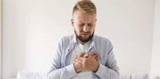 Jakie są objawy ucisku kręgów szyjnych?