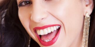 Co się najpierw nakłada podkład czy korektor?