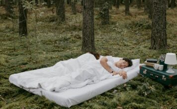 Dlaczego wieczorem trudniej wyciszyć myśli